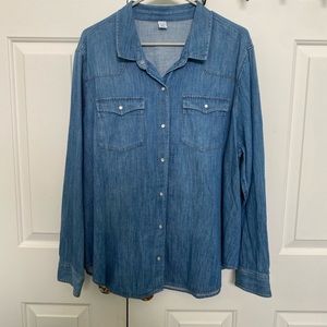 Old Navy denim pearl snap
